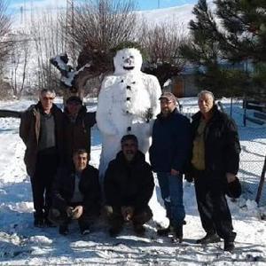 Köy halkının kardan adam ilgisi