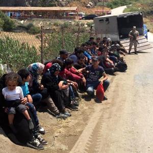 Yayladağında 40 kaçak göçmen yakalandı