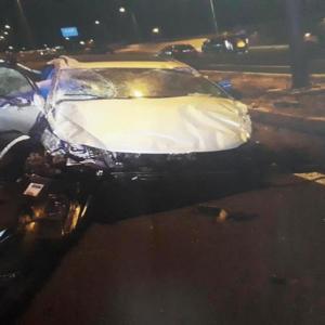 Otomobil refüje çarptı: 2 ölü, 5 yaralı