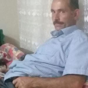 Üzerine yıldırım düştü, yaralandı