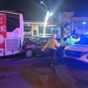 İstanbul-Maltepe D-100 Karayolu’nda 2 otomobil çarpıştı: 2 yaralı