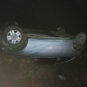 Mardinde şarampole yuvarlanan otomobilin sürücüsü yaralandı