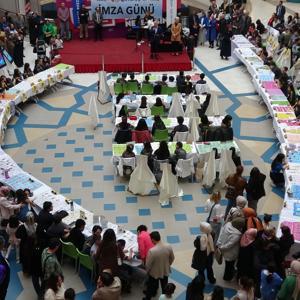 Erzurumda 160 çocuk yazar kitaplarını imzaladı