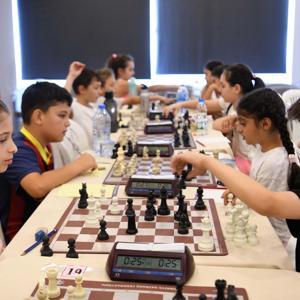 Bornovalı çocukların satranç heyecanı