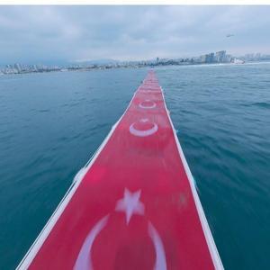 Kabotaj Bayramı’na özel 1 kilometrelik Türk bayrağı