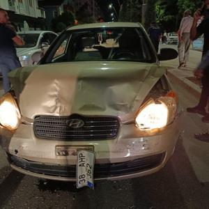 Otomobille, hafif ticari araç çarpıştı: 5 yaralı