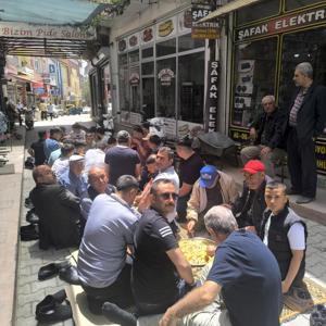 Sandıklıda adak pilav geleneği sürdürülüyor
