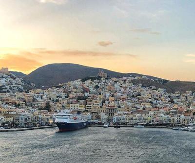 Her Sabah Bir Liman, Yunanistanın Siros adasını gezdi