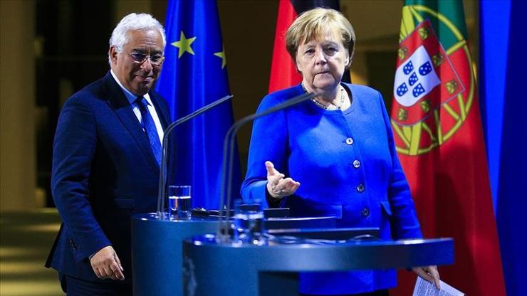 Almanya Başbakanı Merkel, AB dönem başkanlığını Portekiz Başbakanı Costaya devretti