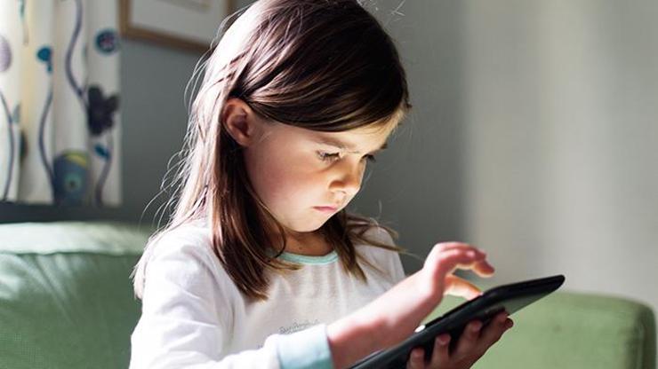 Ekran bağımlılığı ebeveyn çocuk arasındaki ilişki kalitesini bozuyor