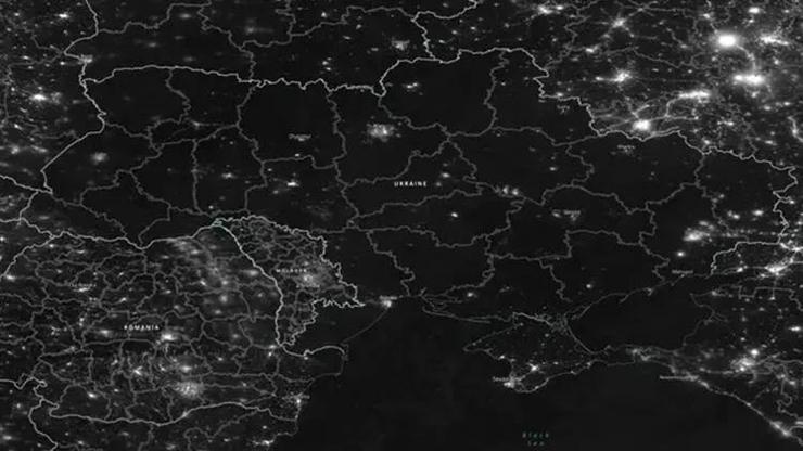 Görüntüler NASA’dan geldi… Ukrayna karanlığa gömüldü