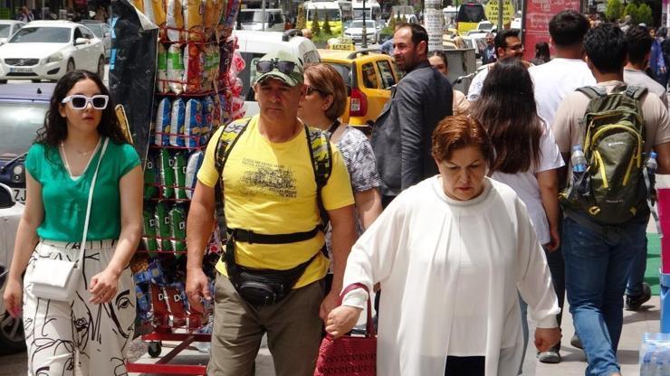 İrandan Vana turist akını 3 günlük tatilin keyfini Türkiyede çıkardılar