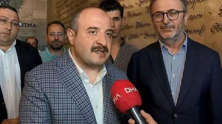AK Parti Milletvekili Mustafa Varank 15 Temmuz Şehitler Anıtını ziyaret etti