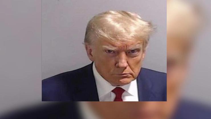 Donald Trump sabıka fotoğrafını fırsata çeviriyor