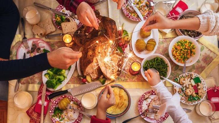 SAĞLIKLI YILBAŞI SOFRASININ SIRRI Diyetisyenden yılbaşı gecesi ve yeni yılın ilk günü için beslenme önerileri
